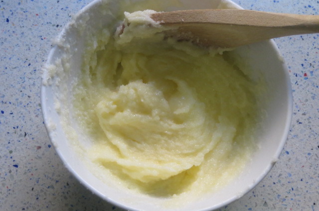 mantequilla en punto de pomada