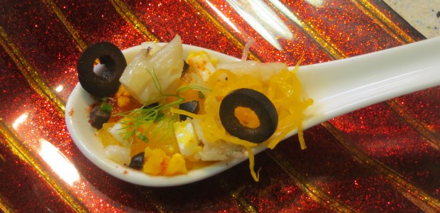 Receta aperitivo de ensalada de bacalao con naranja, huevo y aceitunas