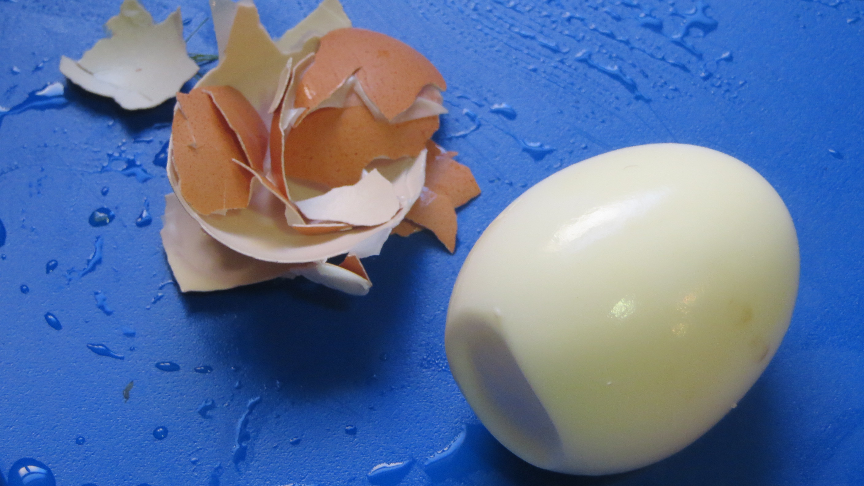 ¡3 formas ingeniosas de pelar huevos duros!