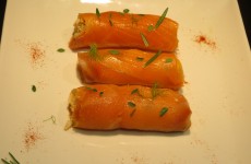 rollos de salmón rellenos