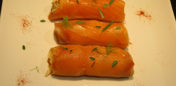 rollos de salmón rellenos