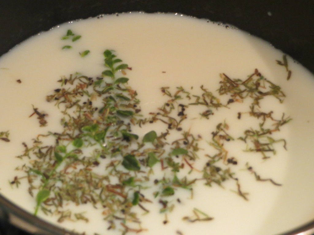 hierbas aromáticas incorporadas a la leche