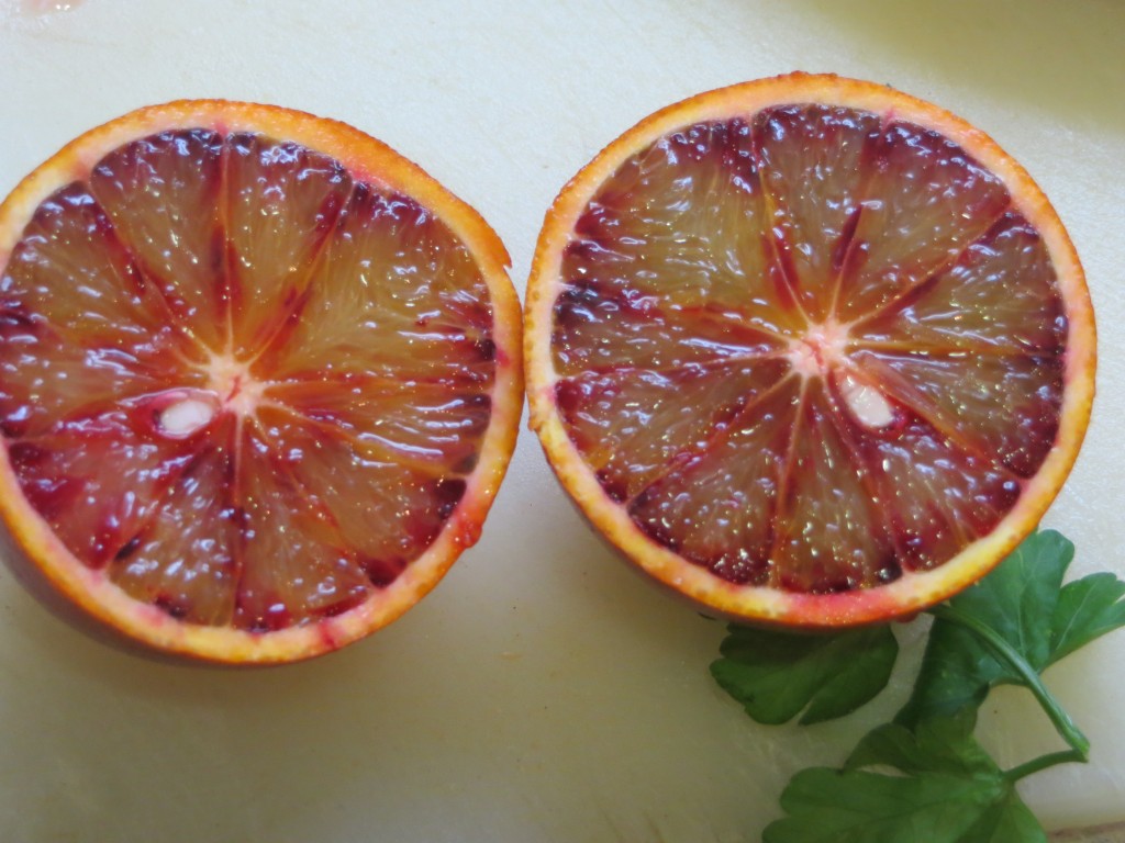 naranja sanguina cortada