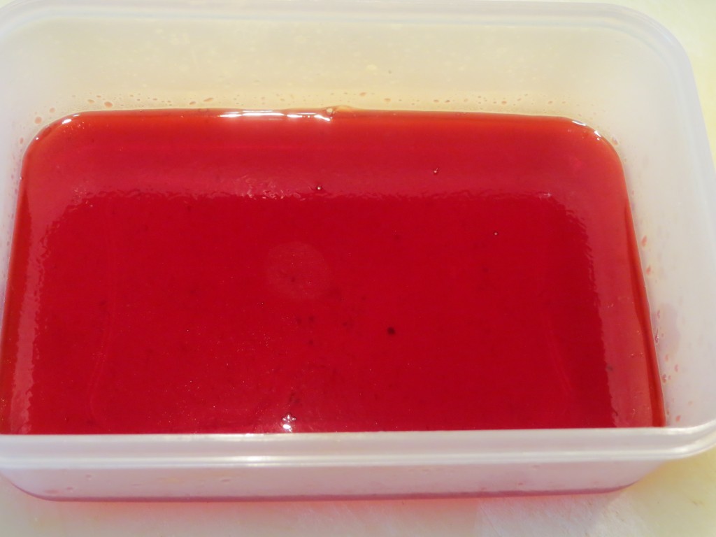 gelatina de fresones solidificada