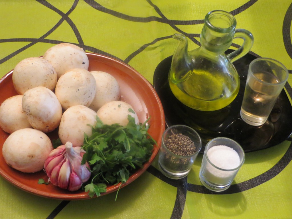 ingredientes de salteado de champiñones con ajo y perejil