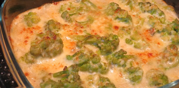 brócoli gratinado con bechamel y roquefort