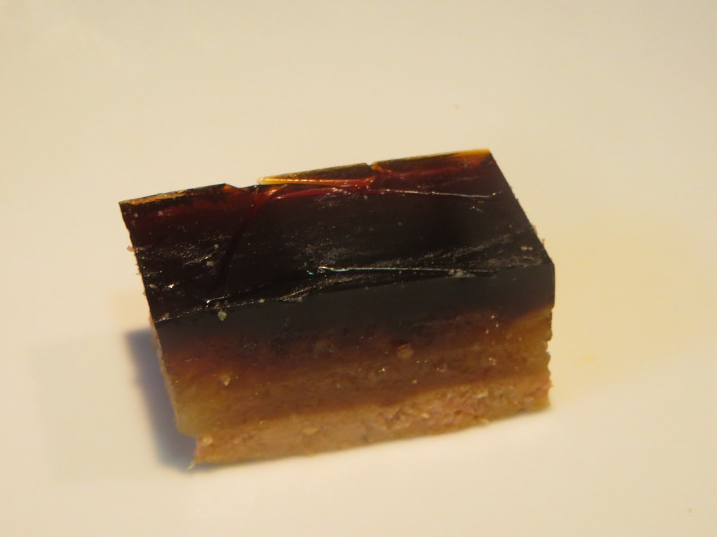 bombón de foie cortado en forma rectangular