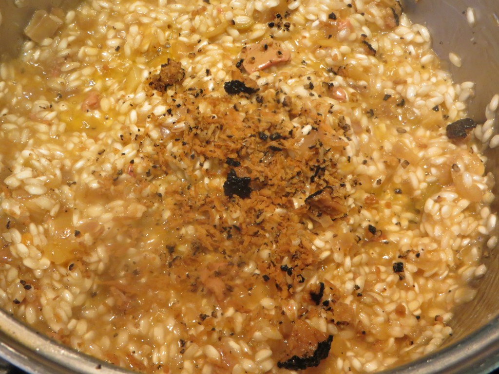 trufa negra rallada incorporada al risotto