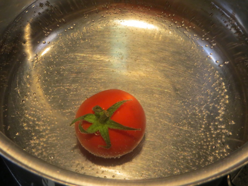 tomate cherry escaldado